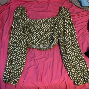 Green flower long sleeve crop top